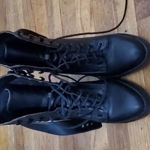 Black platform boots sz 10